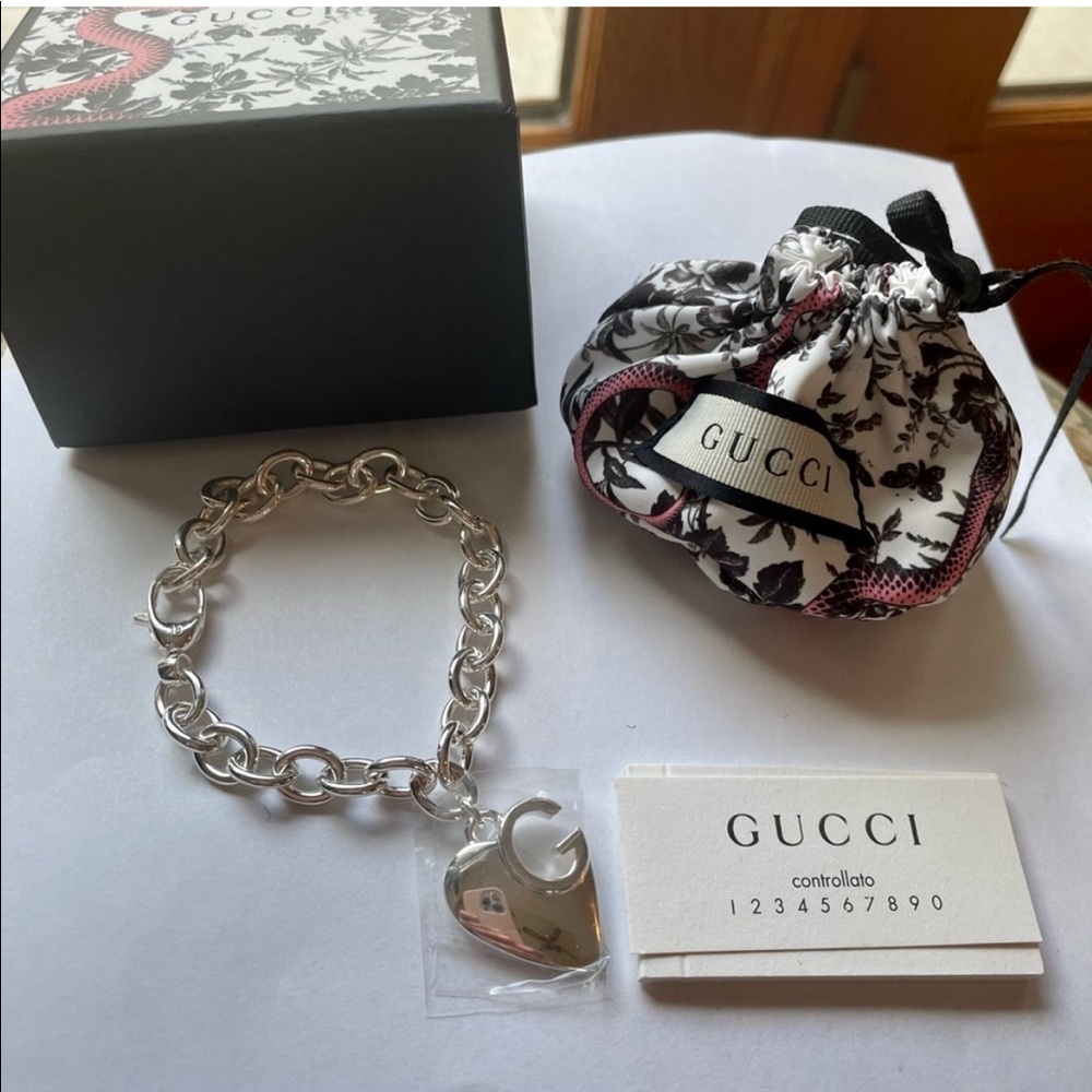 Gucci nwt heart bracelet - Picture 3 of 8